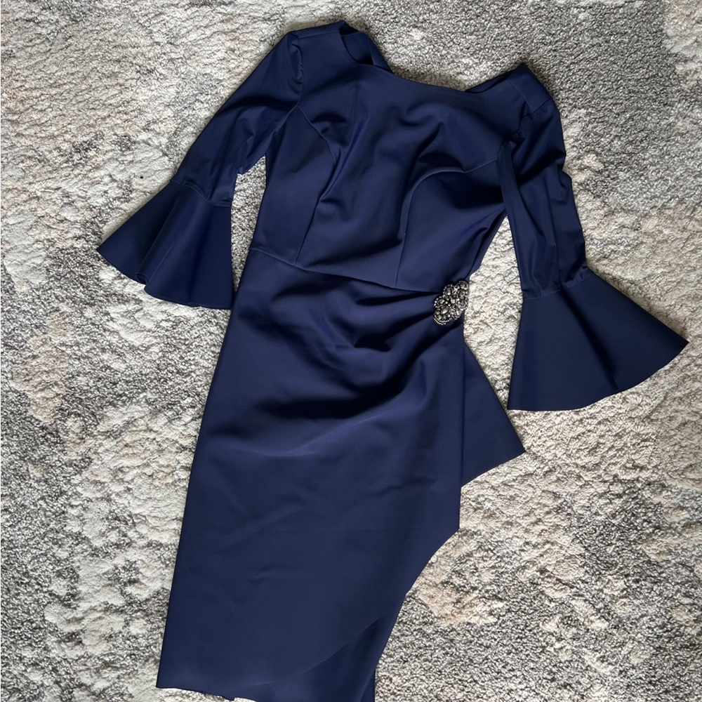 Alex Evenings Bell Sleeve Sheath
Cocktail Dress